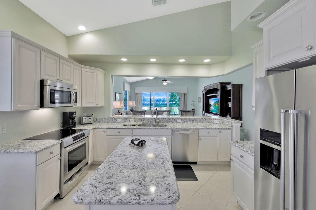 8641 Champions Point #1003, Naples, FL 34113