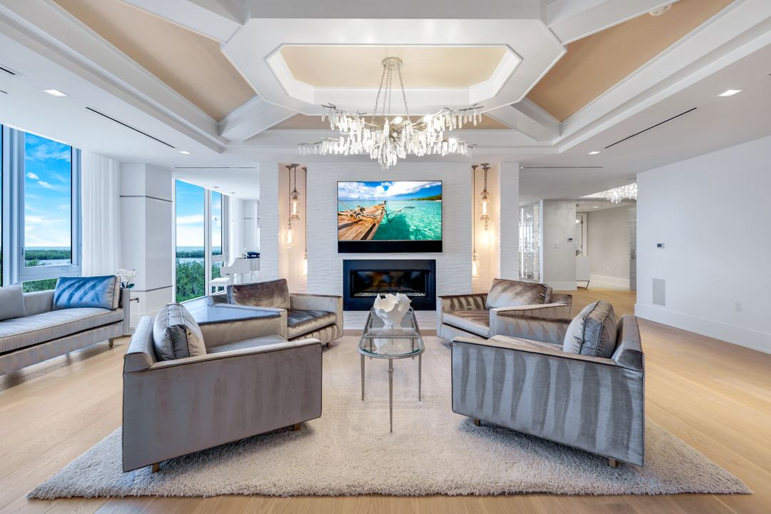 6897 Grenadier Blvd #601, Naples, FL 34108