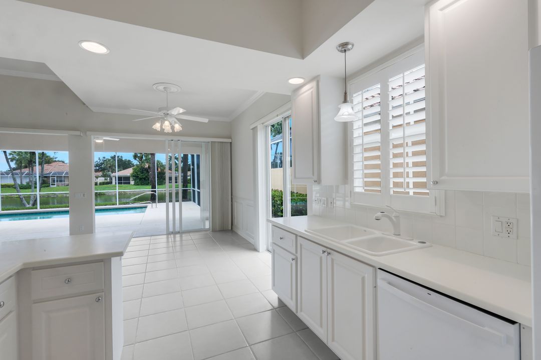 4471 Prescott Ln, Naples, FL 34119