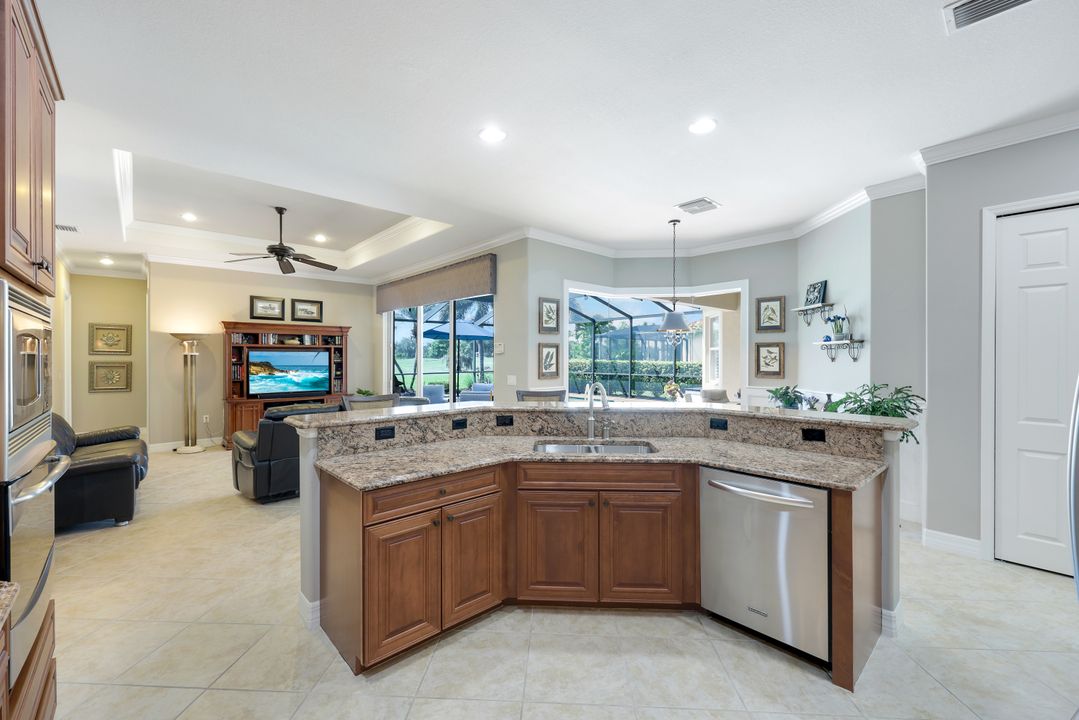 10026 Lions Bay Ct, Naples, FL 34120