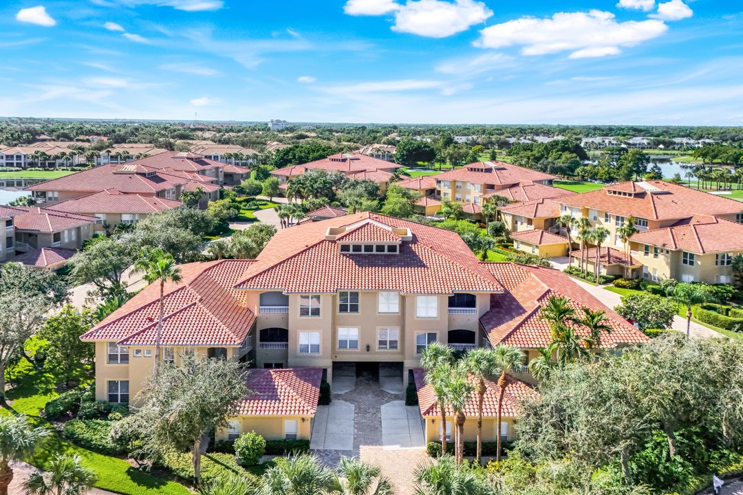 1840 Les Chateaux Blvd #4-201, Naples, FL 34109