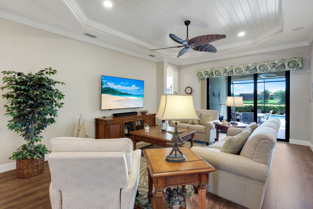 8362 Viale Cir, Naples, FL 34114