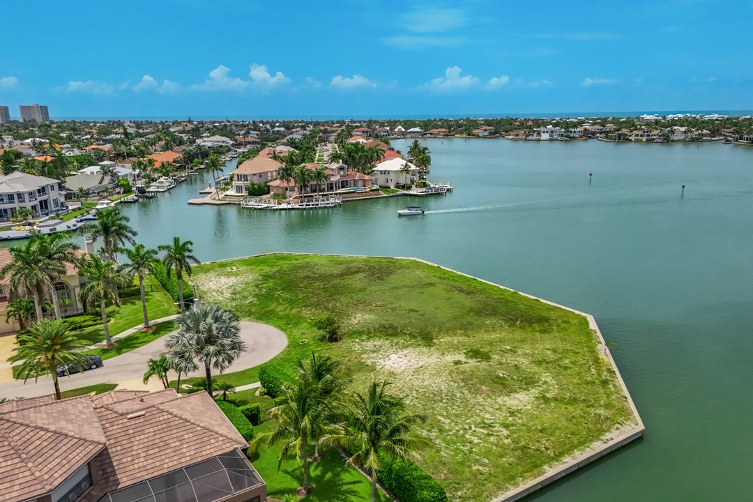 620 Rockport Ct, Marco Island, FL 34145