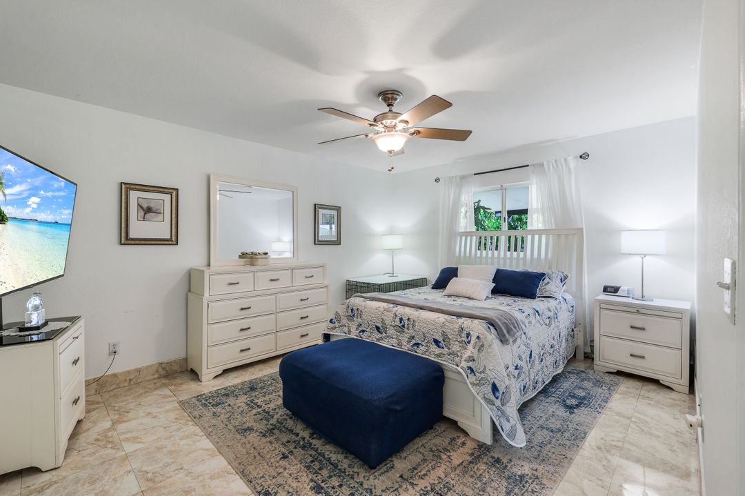 1006 NE 2nd Pl, Cape Coral, FL 33909