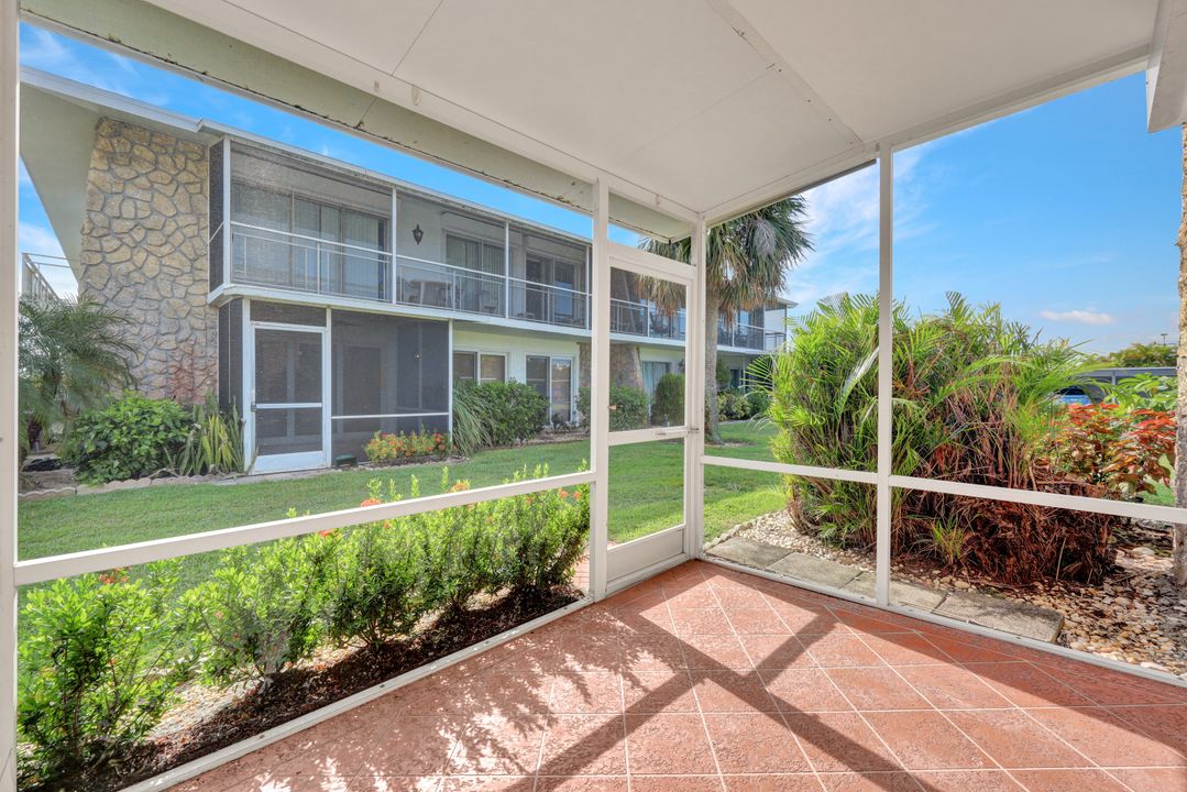 330 Kon Tiki Dr #D-1, Naples, FL 34113