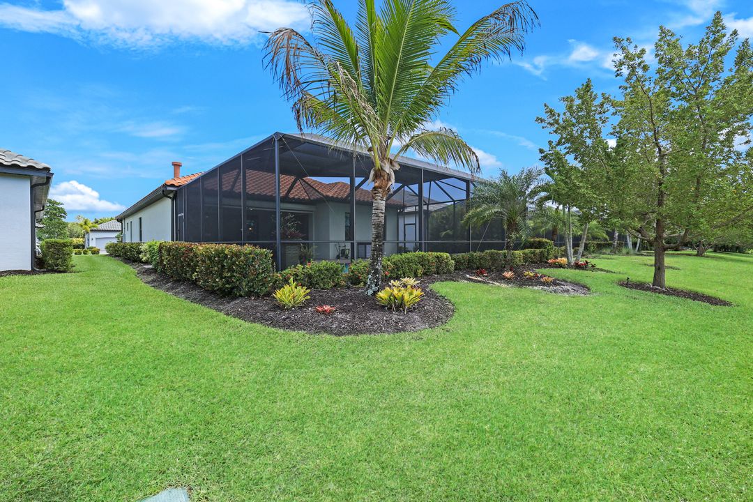 1839 Mustique St, Naples, FL 34120