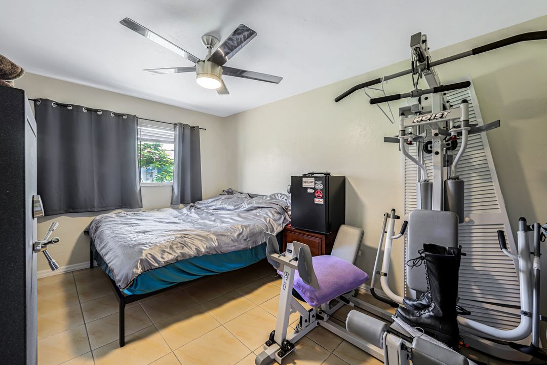 913 SE 13th St  #913/915, Cape Coral, FL 33990