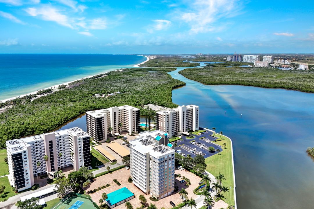 21 Bluebill Ave #1001, Naples, FL 34108
