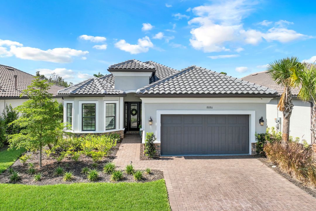 8880 Scarlotti Pl, Naples, FL 34119
