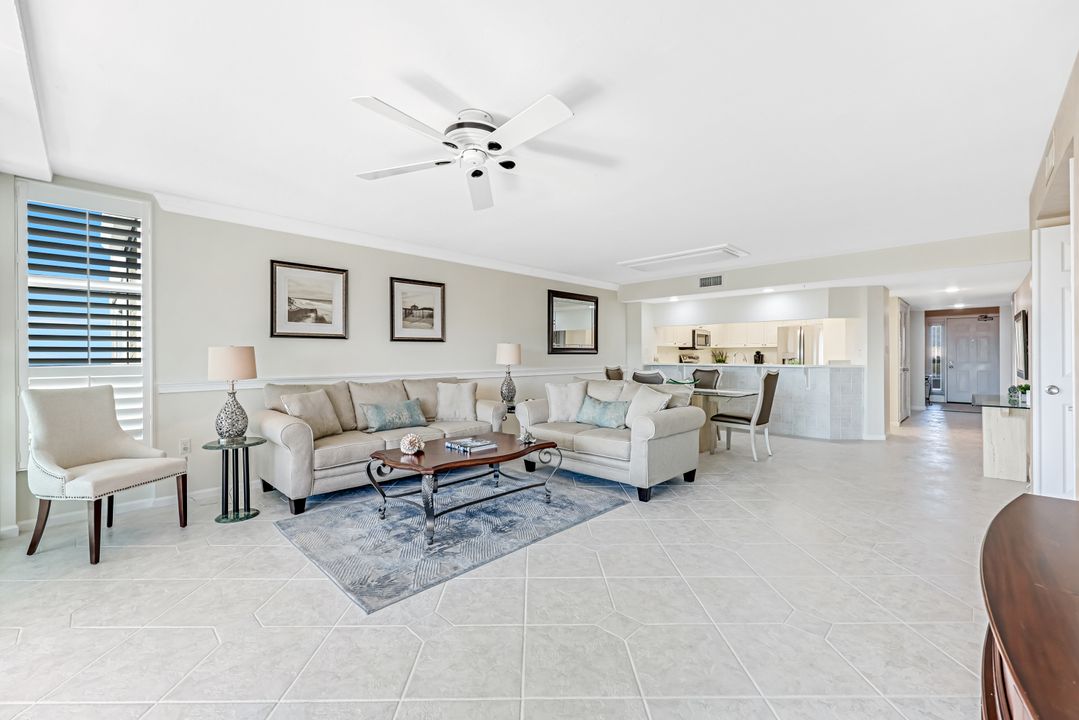 21 Bluebill Ave, Naples, FL 34108