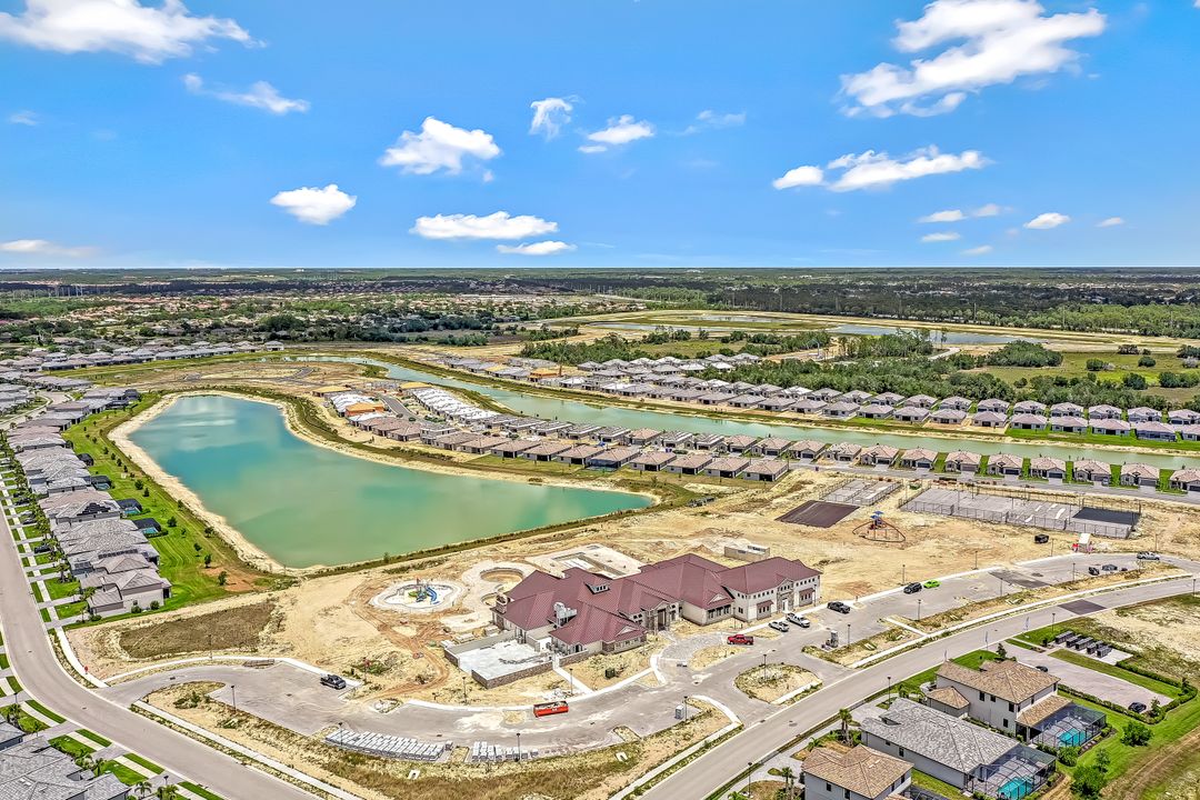 13911 Hunter Oak Dr, Fort Myers, FL 33913