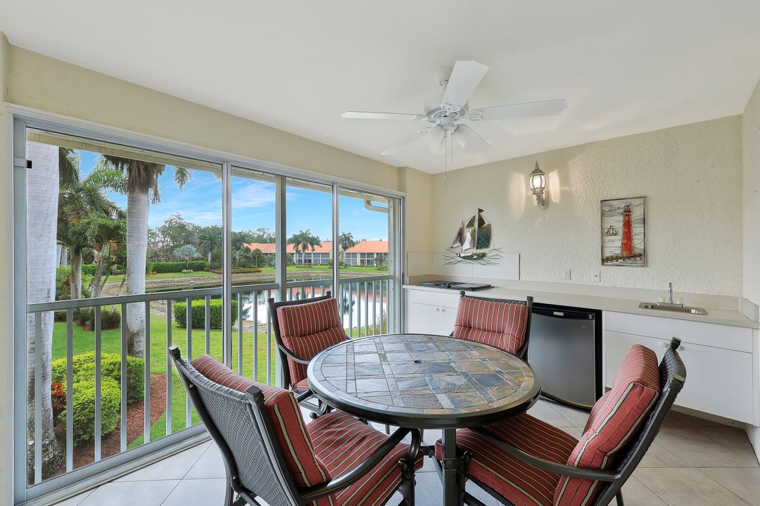 2395 Bayou Ln #4, Naples, FL 34112