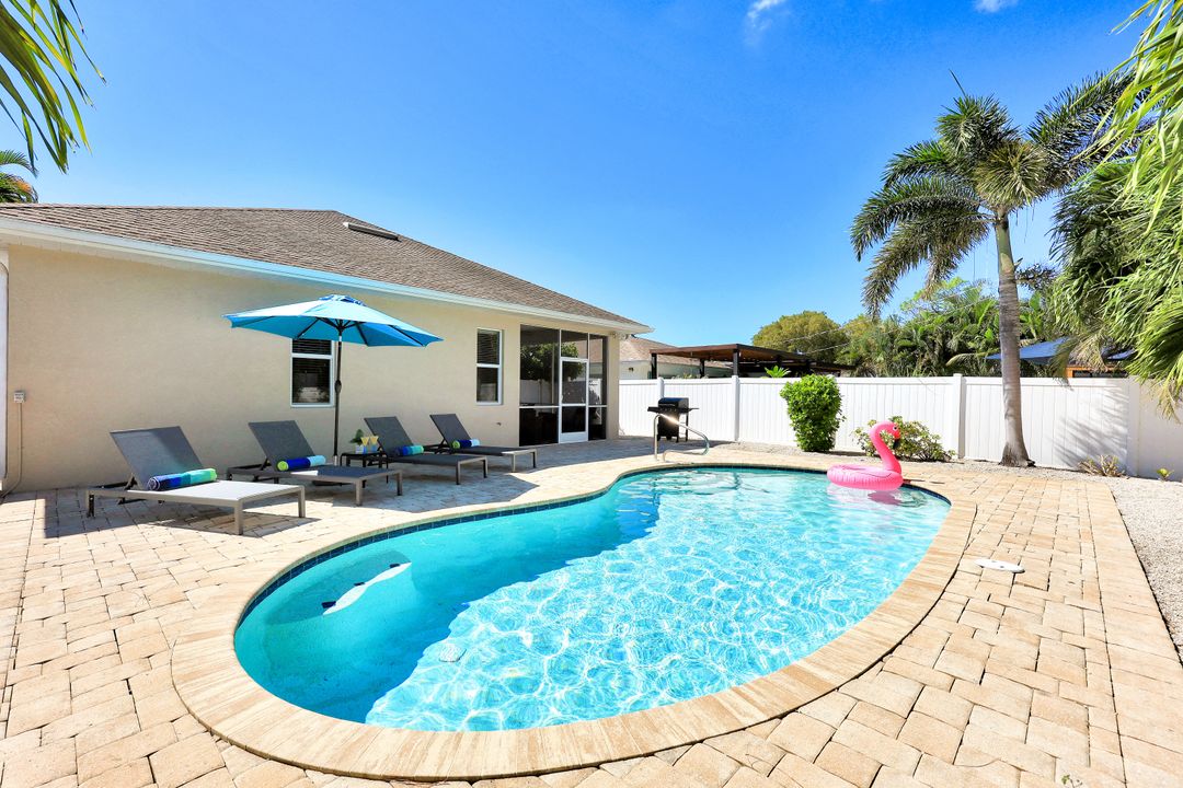 847 98th Ave N, Naples, FL 34108