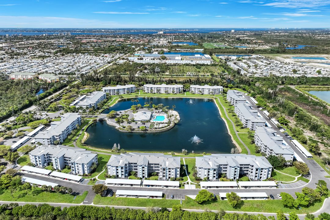 16615 Lake Cir Dr #438, Fort Myers, FL 33908