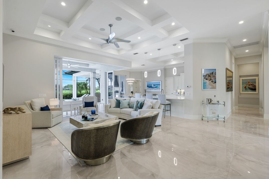 11907 Hedgestone Ct, Naples, FL 34120
