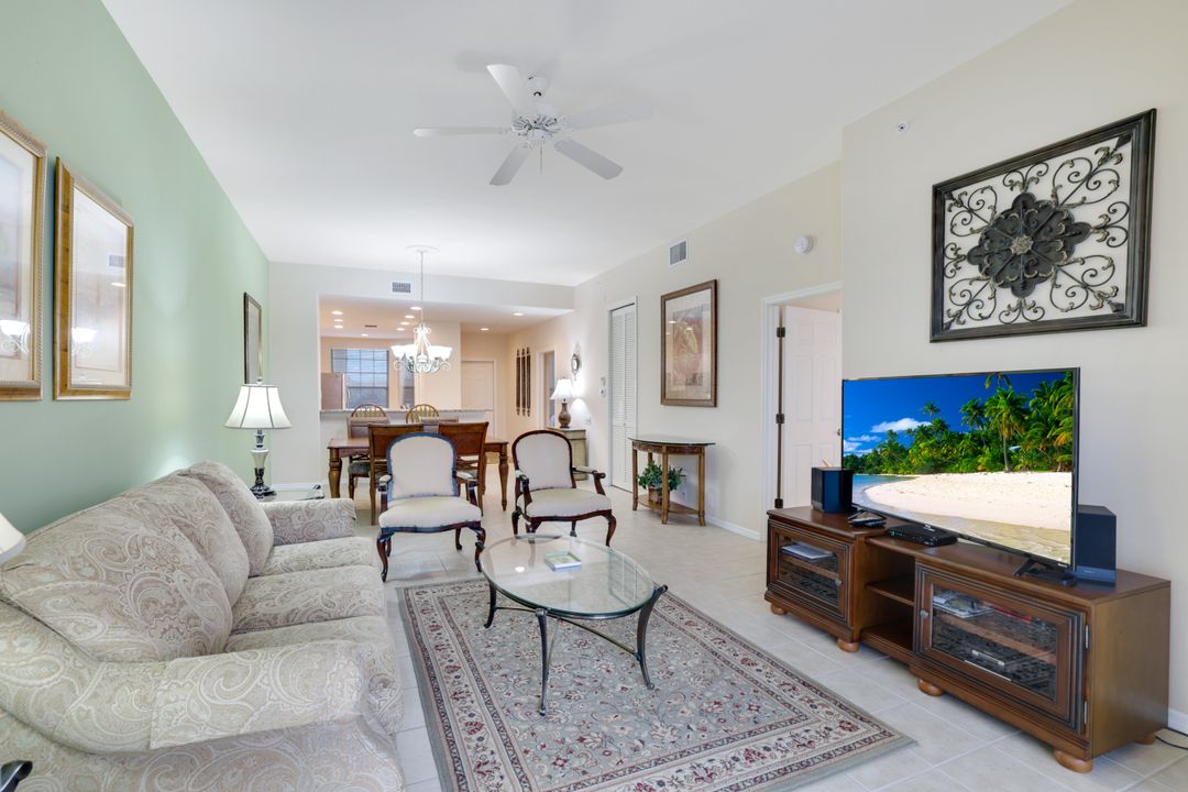 8247 Parkstone Pl #305, Naples, FL 34120
