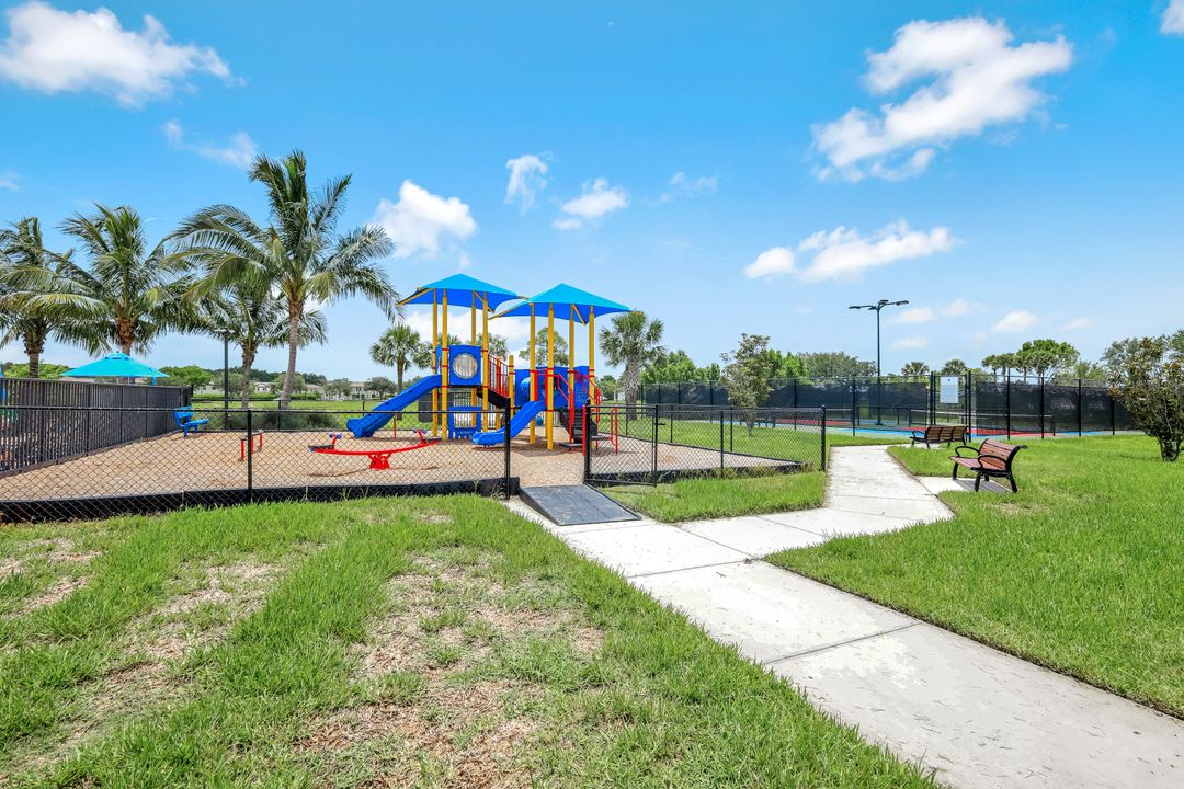 3272 Altimira Dr, Fort Myers, FL 33905
