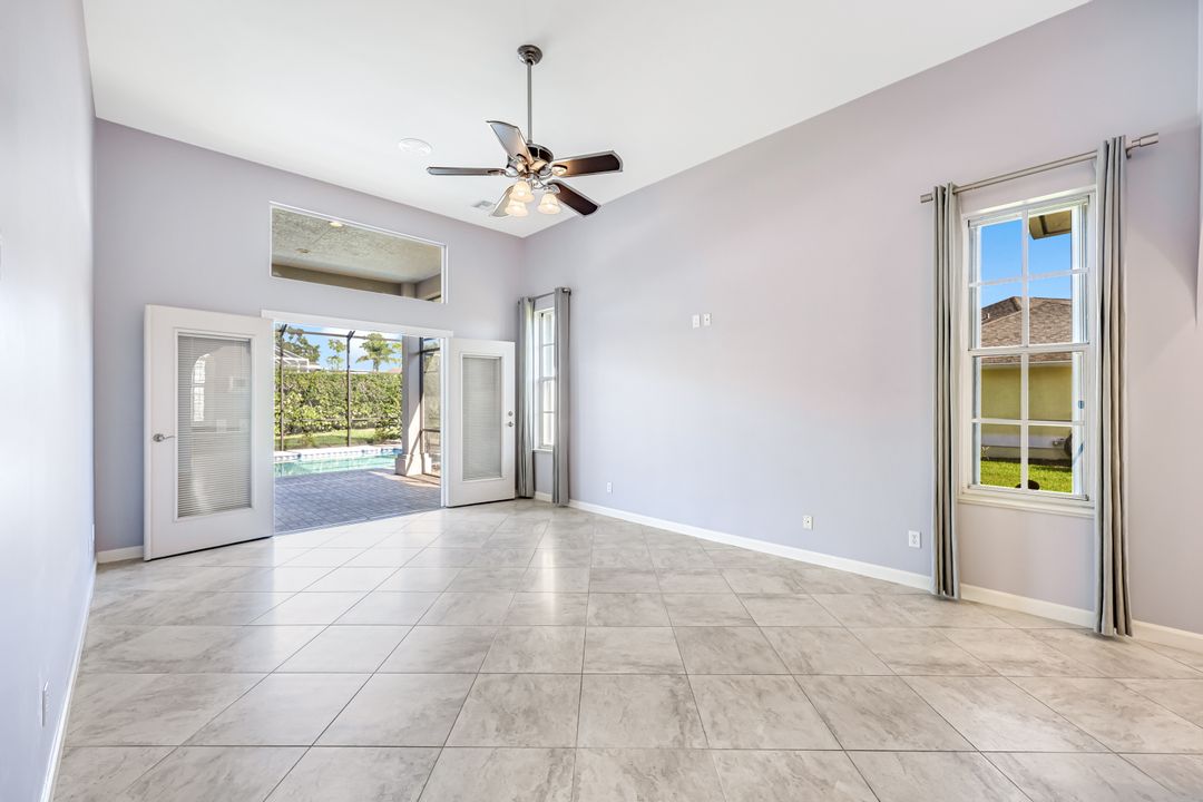 2035 Castle Garden Ln, Naples, FL 34110
