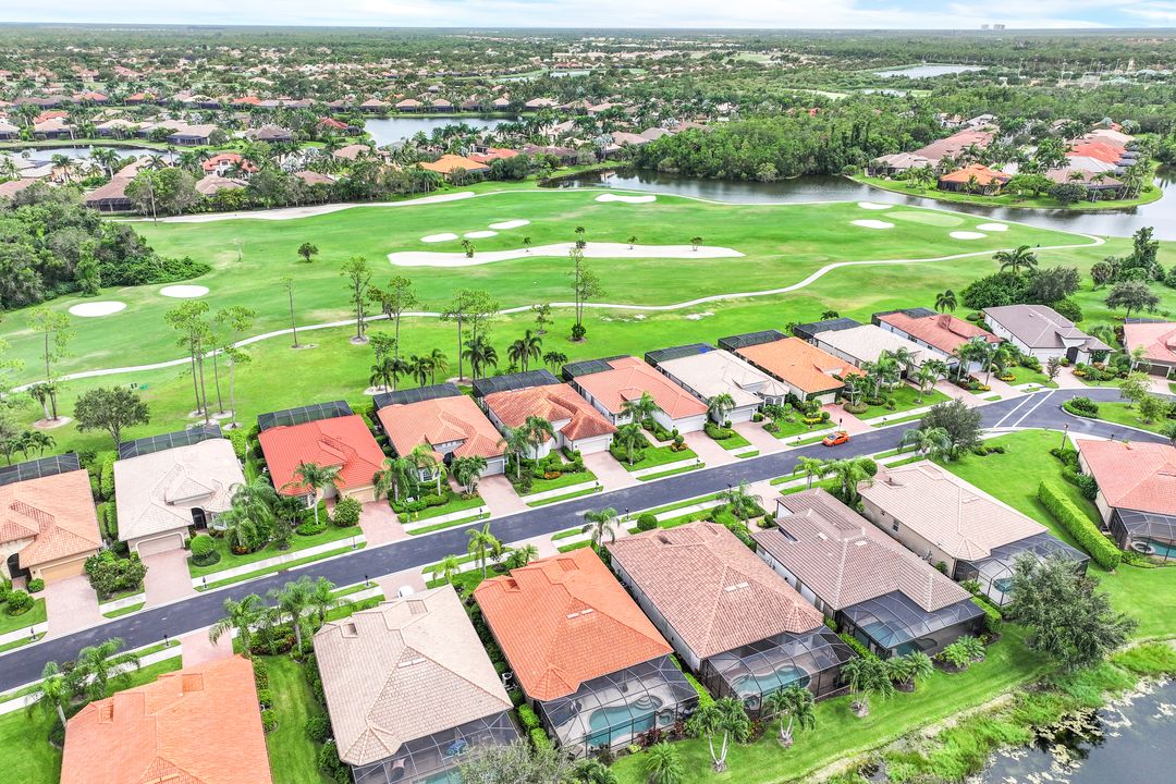 6053 Dogleg Dr, Naples, FL 34113