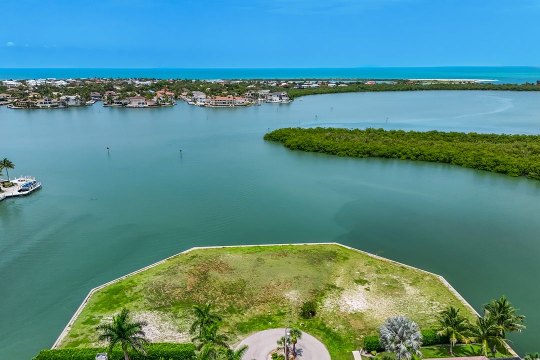 620 Rockport Ct, Marco Island, FL 34145