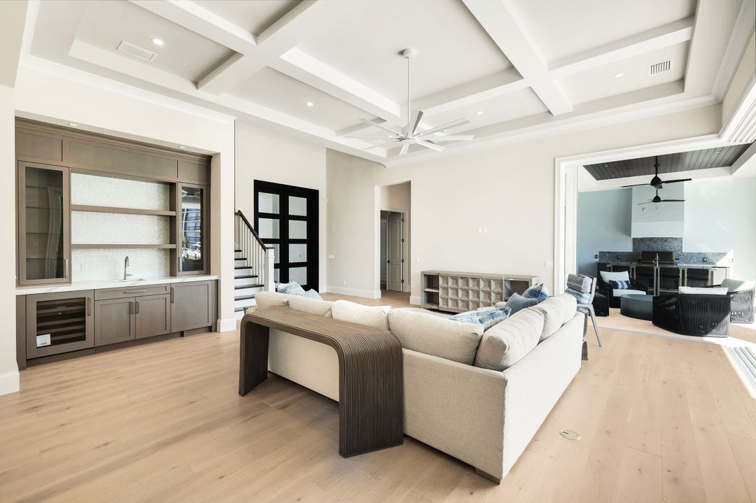 888 Banyan Ct, Marco Island, FL 34145