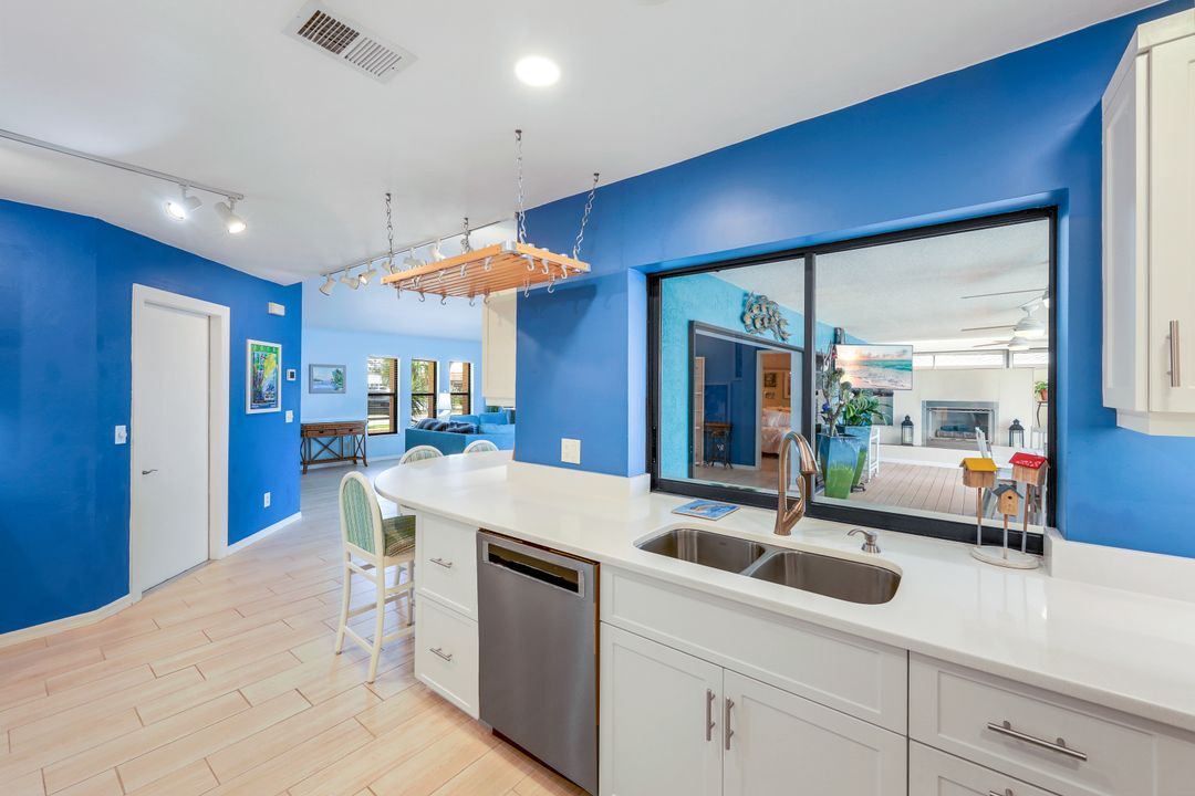 1004 Archer Pkwy E, Cape Coral, FL 33904