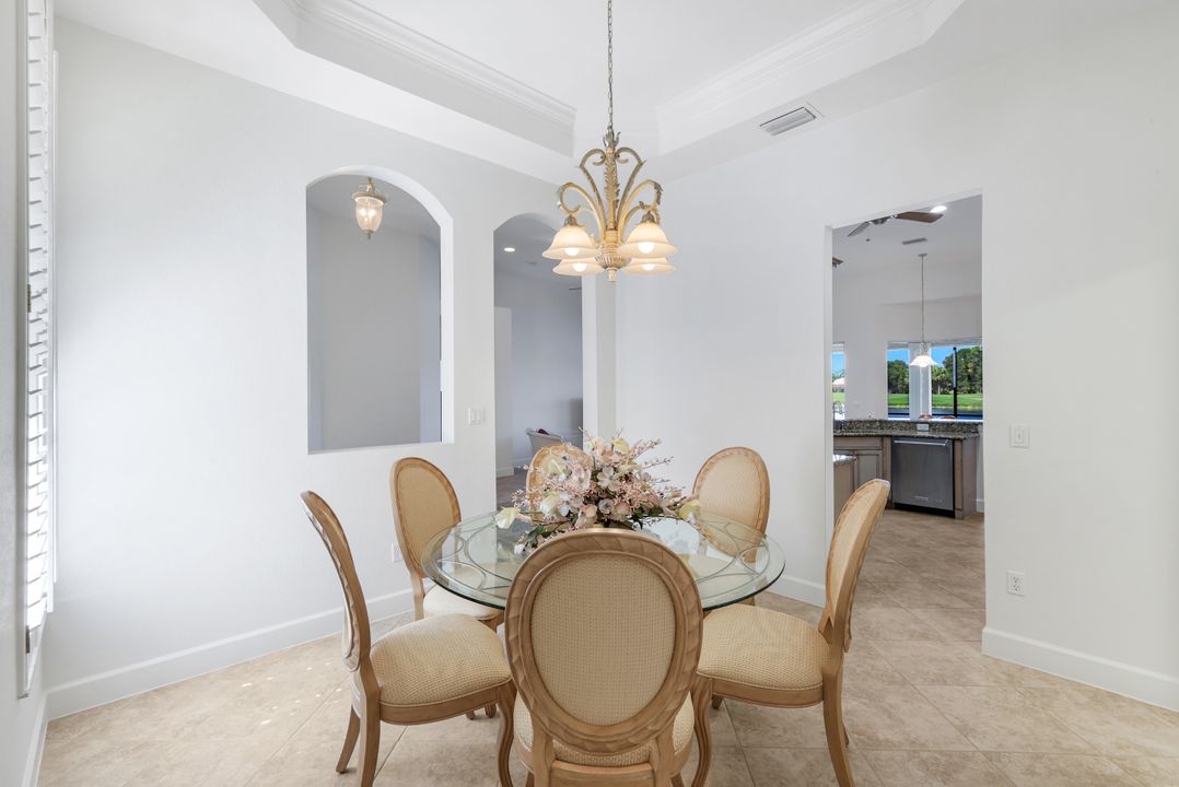 8737 Mustang Island Cir, Naples, FL 34113