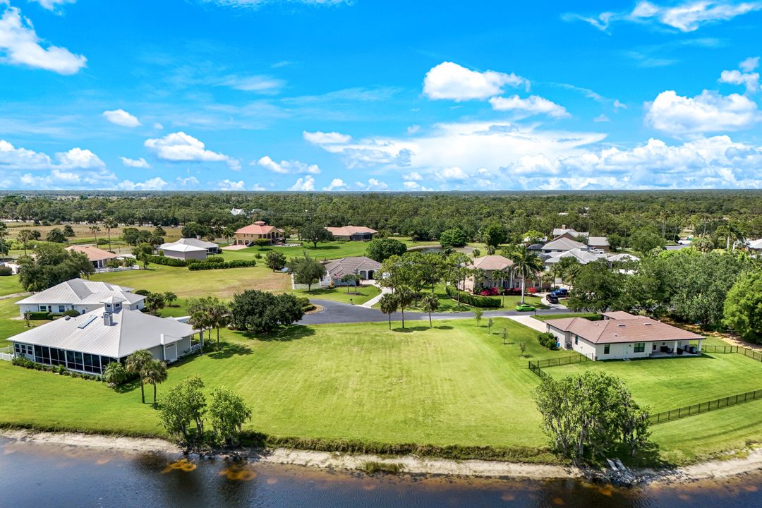 16620 Willow Point Ct, Alva, FL 33920