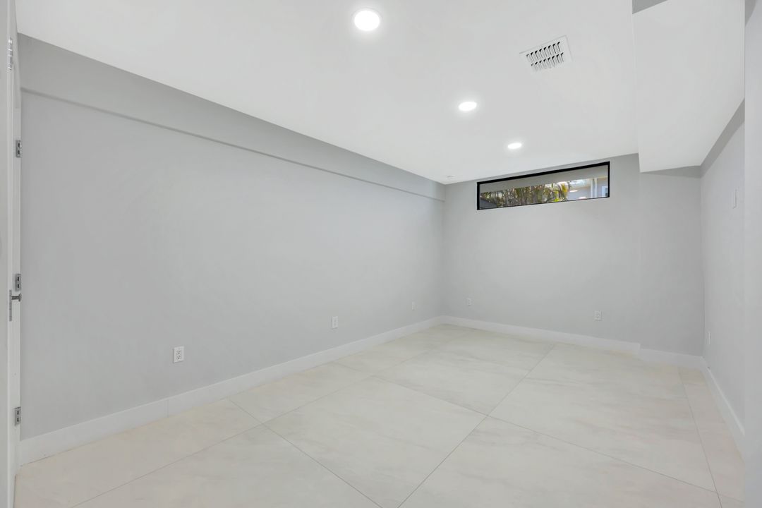 5435 Osprey Ct, Sanibel, FL 33957