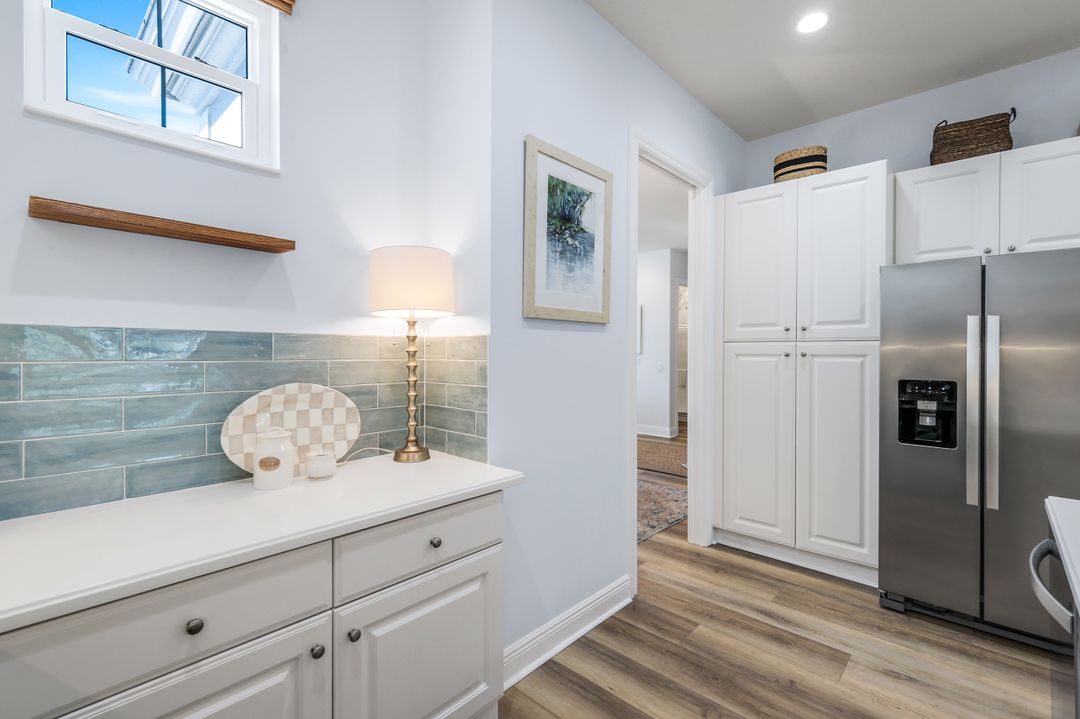 9223 Corfu Ct #202, Naples, FL 34114