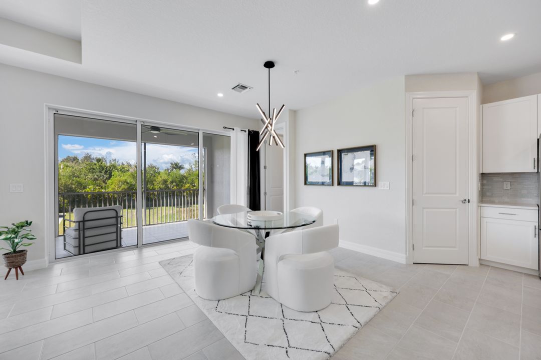 303 Indies Dr E #201, Naples, FL 34114