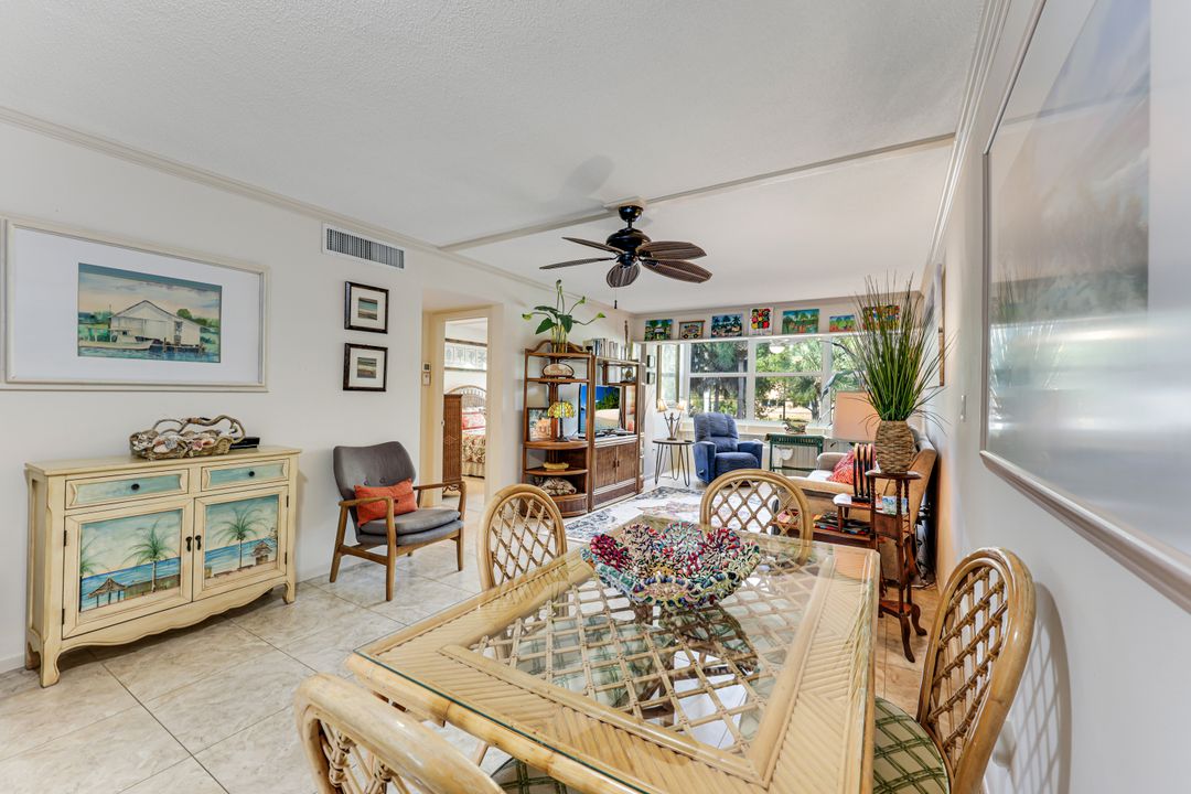 72 7th St S #202, Naples, FL 34102