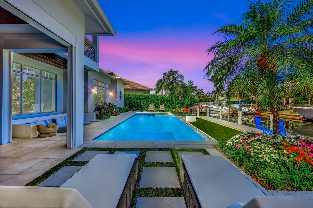 1501 Bluefin Ct, Naples, FL 34102