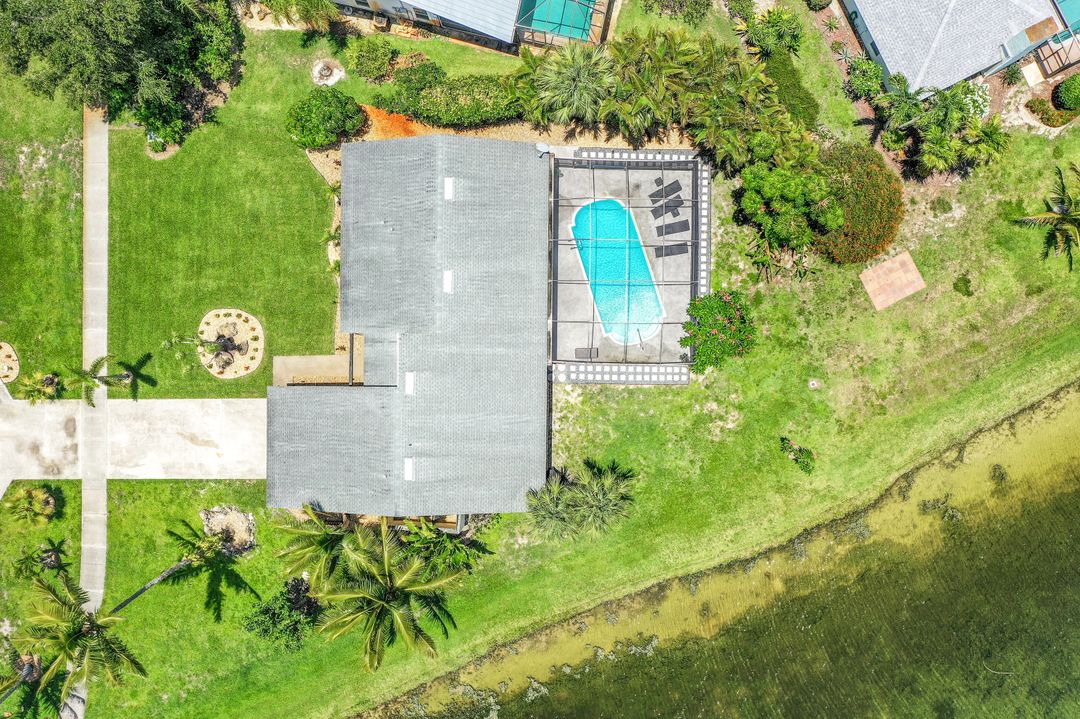 2266 Kings Lake Blvd, Naples, FL 34112