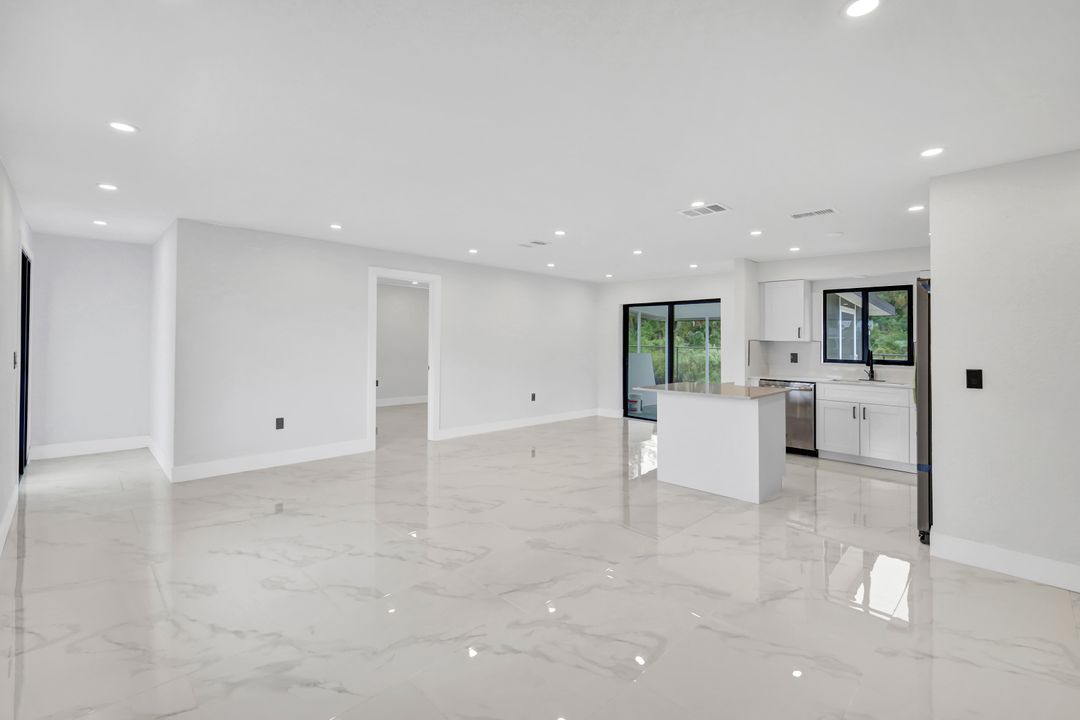 73 Cardinal Dr, North Fort Myers, FL 33917