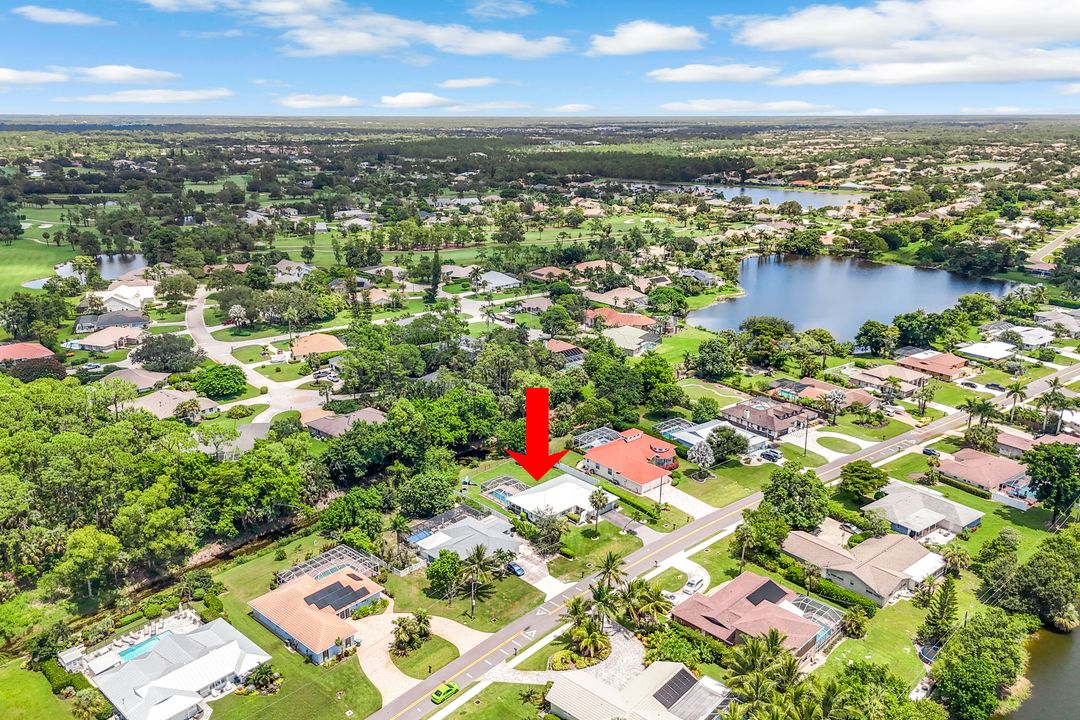 539 Cypress Way E, Naples, FL 34110
