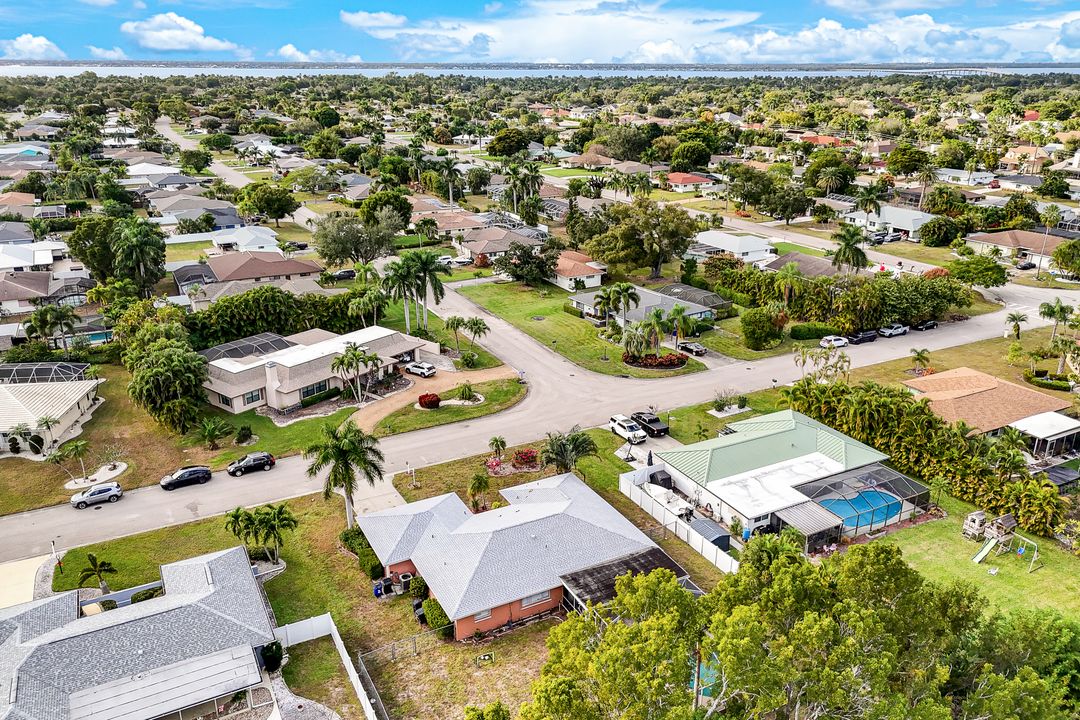 5203 Selby Dr, Fort Myers, FL 33919