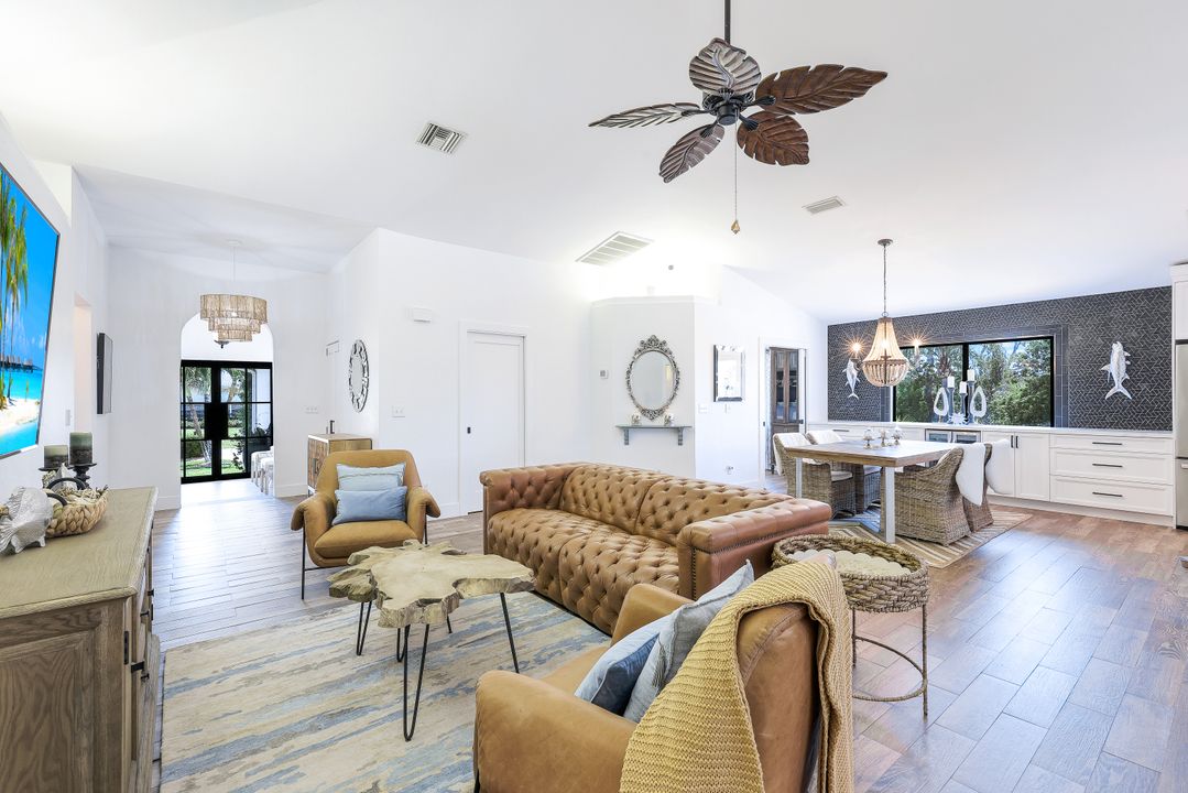 999 E Valley Dr, Bonita Springs, FL 34134