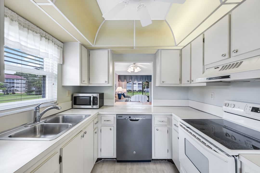 1056 Forest Lakes Dr #C-211, Naples, FL 34105