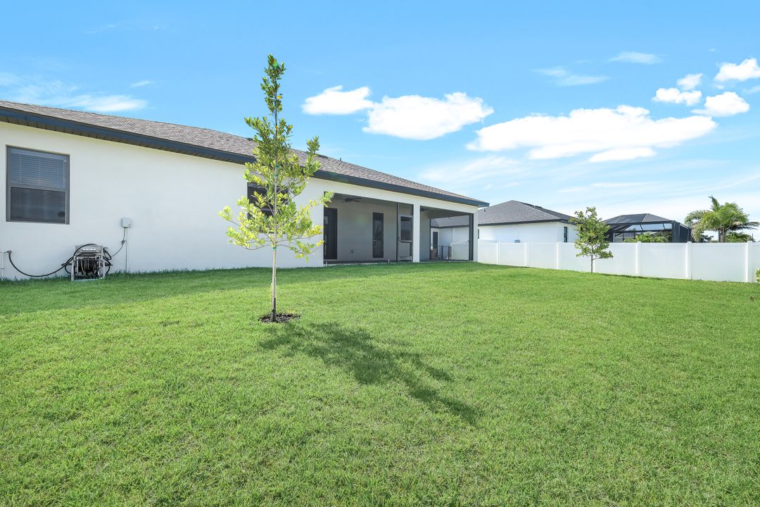 208 SW 29th Ave, Cape Coral, FL 33991