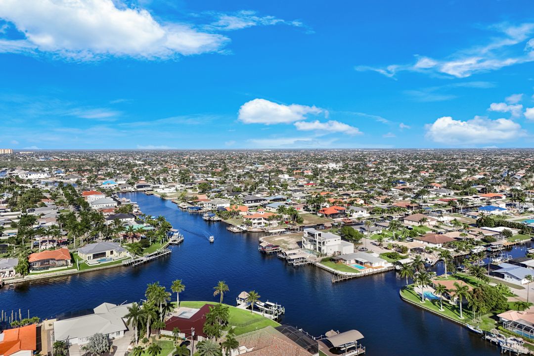 5384 Colonade Ct, Cape Coral, FL 33904