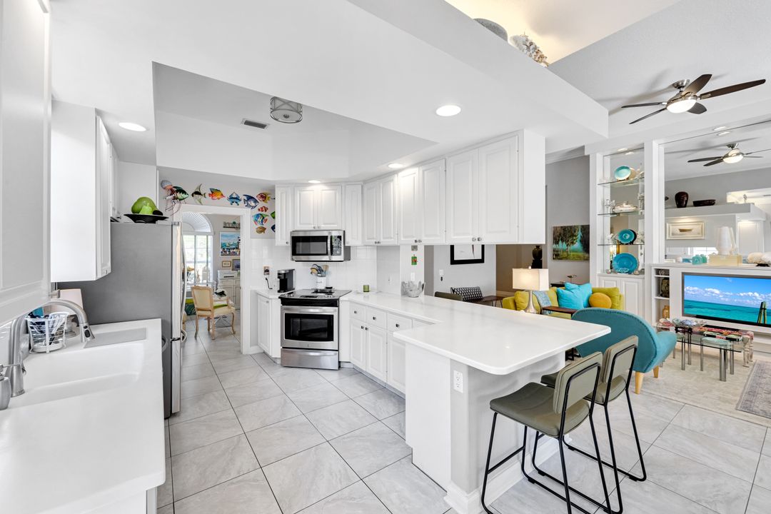 2925 Gilford Way, Naples, FL 34119