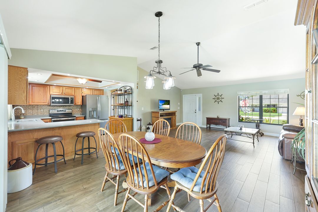 538 SE 1st St, Cape Coral, FL 33990