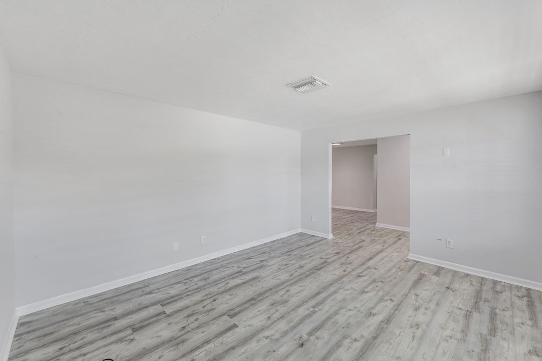 4240 SE 3rd Ave, Cape Coral, FL 33904