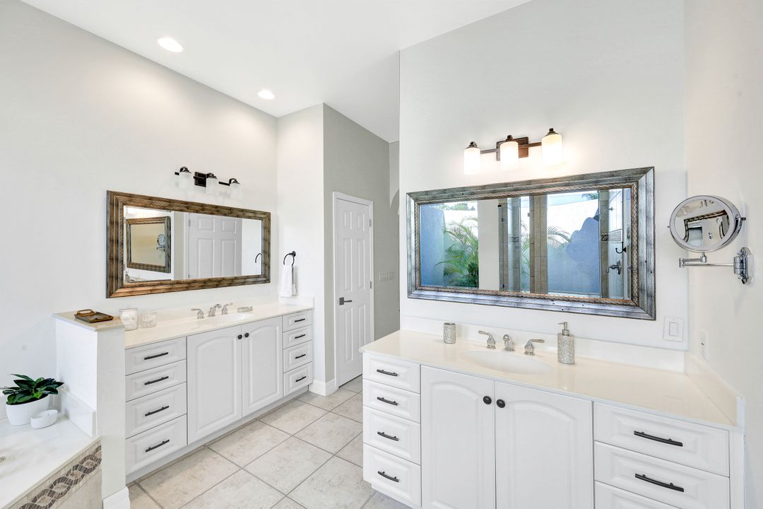 8028 Tiger Lily Dr, Naples, FL 34113