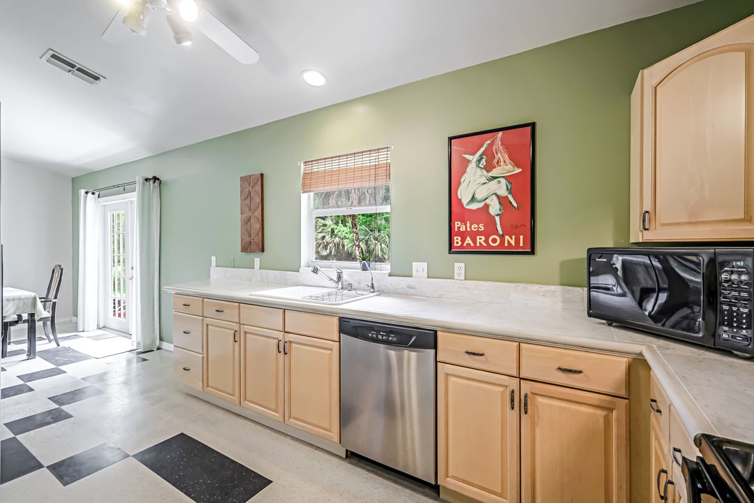 2971 6th St NW, Naples, FL 34120