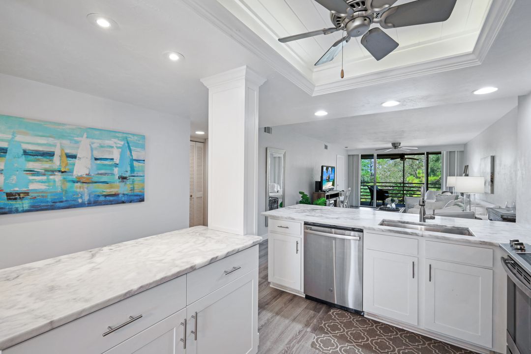 15191 Cedarwood Ln, Naples, FL 34110