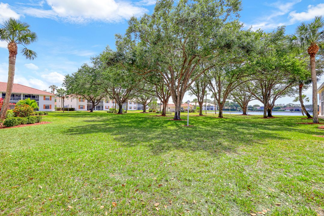 648 Mardel Ct #704, Naples, FL 34104
