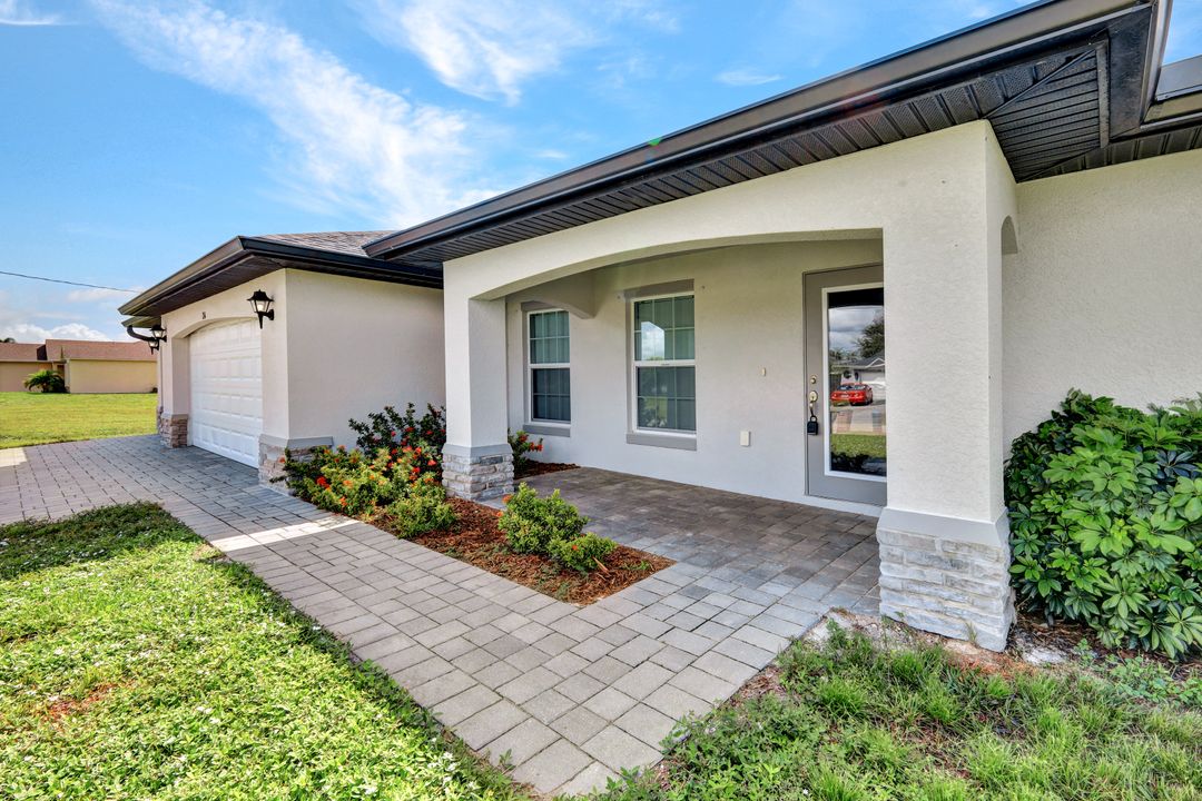 216 NW 9th Terrace, Cape Coral, FL 33993