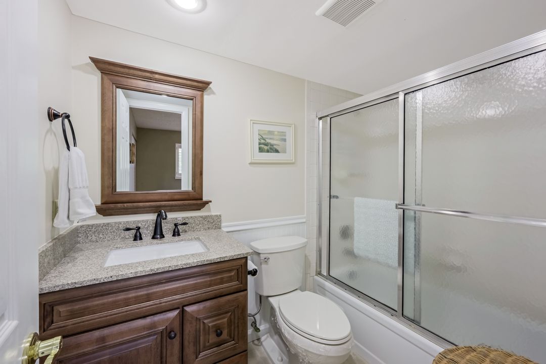 300 Forest Lakes Blvd #104, Naples, FL 34105